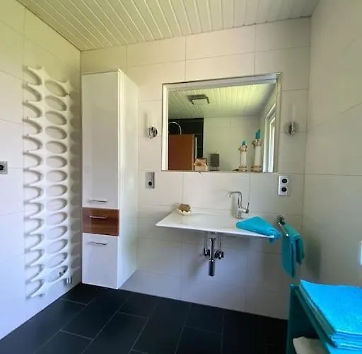 아파트 Mit Romantischem Garten An Der Maerchenstrasse! Reinhardshagen