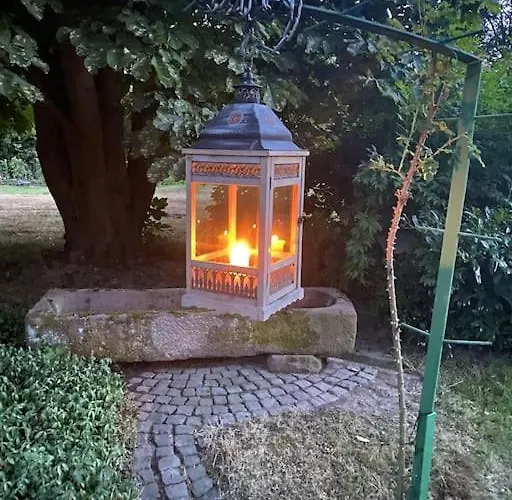 아파트 Mit Romantischem Garten An Der Maerchenstrasse! *